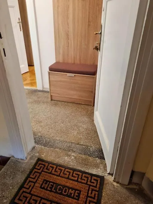Cozy Apartment Near City Center Bukareszt