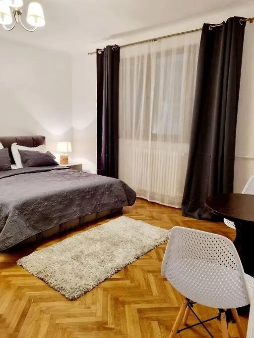Cozy Apartment Near City Center Bukareszt
