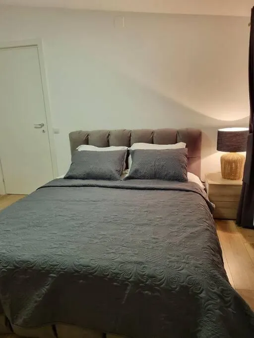 Cozy Apartment Near City Center Bukareszt 0*,