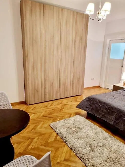 Cozy Apartment Near City Center Bukareszt
