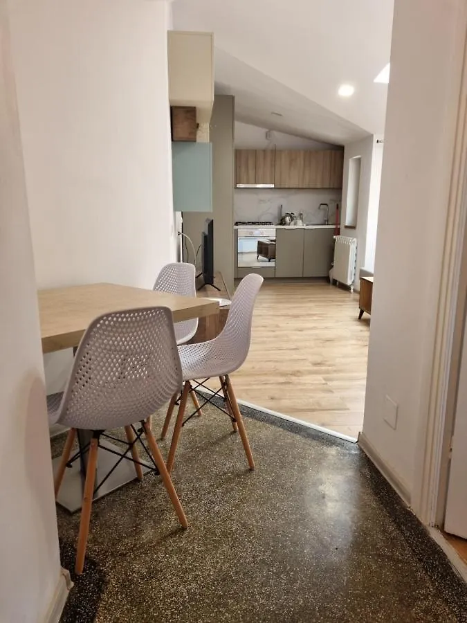 Cozy Apartment Near City Center Bucharest Romania