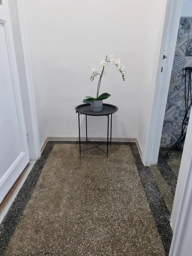 Cozy Apartment Near City Center Βουκουρέστι